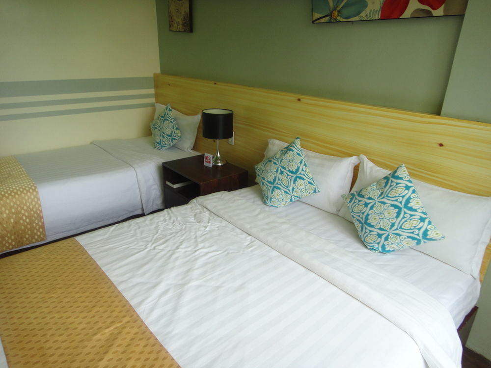 อาซิซา พาราไดซ์ โฮเต็ล Hotel Puerto Princesa ภายนอก รูปภาพ